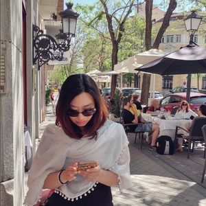 Meet your Posher, Laura